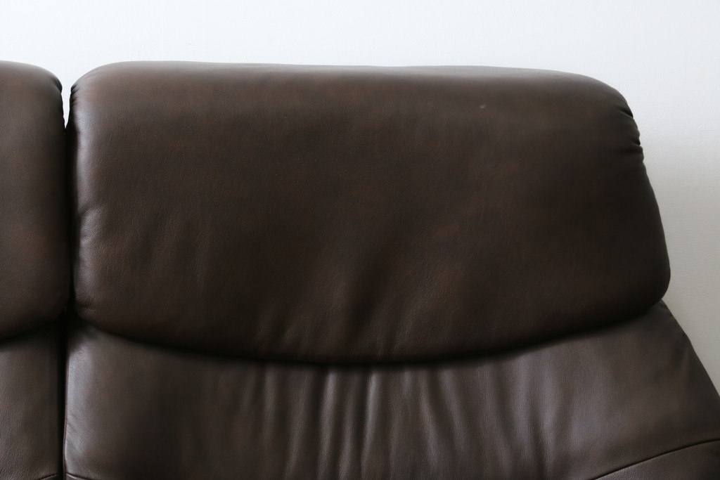 中古　美品　EKORNES(エコーネス)社　Stressless(ストレスレス)　リバティ ハイバック　クラシカルな佇まいの2人掛けソファ(ラブシート、二人掛け、2P、ラブソファ、2シーター)(定価約60万円)(R-081429)