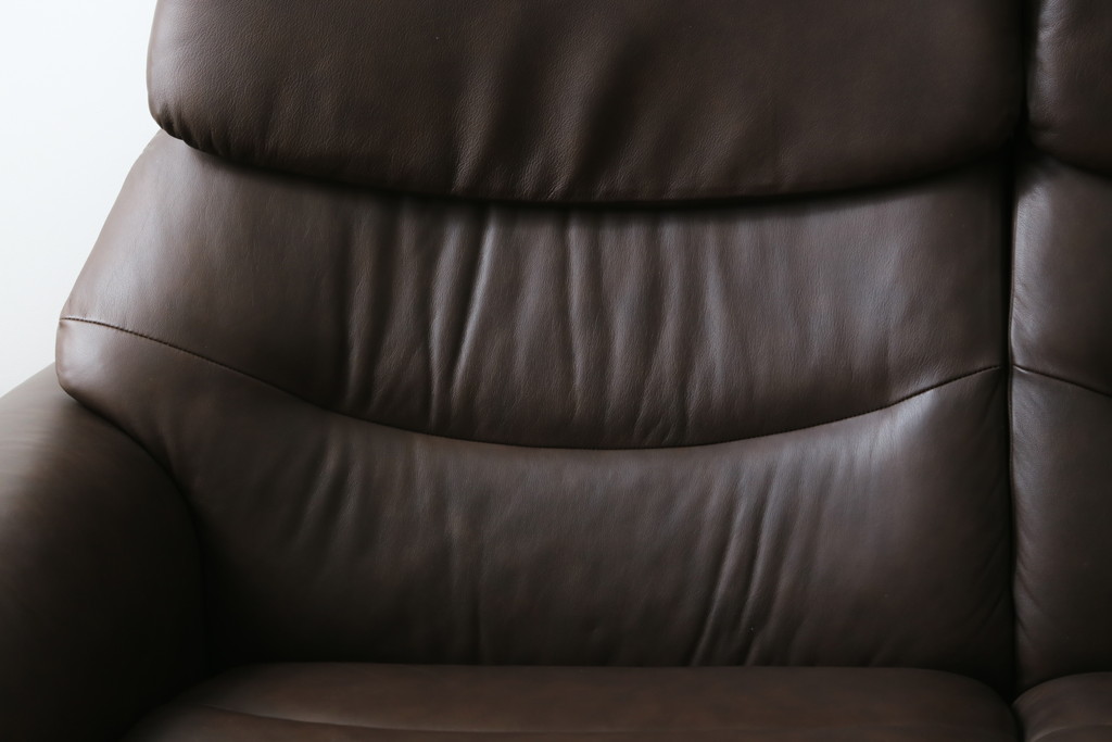中古　美品　EKORNES(エコーネス)社　Stressless(ストレスレス)　リバティ ハイバック　クラシカルな佇まいの2人掛けソファ(ラブシート、二人掛け、2P、ラブソファ、2シーター)(定価約60万円)(R-081429)