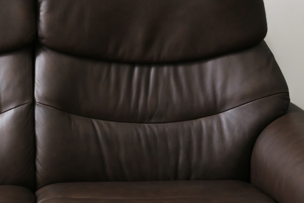 中古　美品　EKORNES(エコーネス)社　Stressless(ストレスレス)　リバティ ハイバック　クラシカルな佇まいの2人掛けソファ(ラブシート、二人掛け、2P、ラブソファ、2シーター)(定価約60万円)(R-081429)