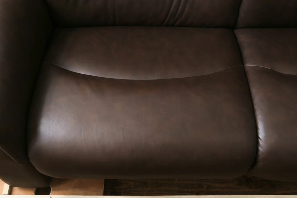 中古　美品　EKORNES(エコーネス)社　Stressless(ストレスレス)　リバティ ハイバック　クラシカルな佇まいの2人掛けソファ(ラブシート、二人掛け、2P、ラブソファ、2シーター)(定価約60万円)(R-081429)