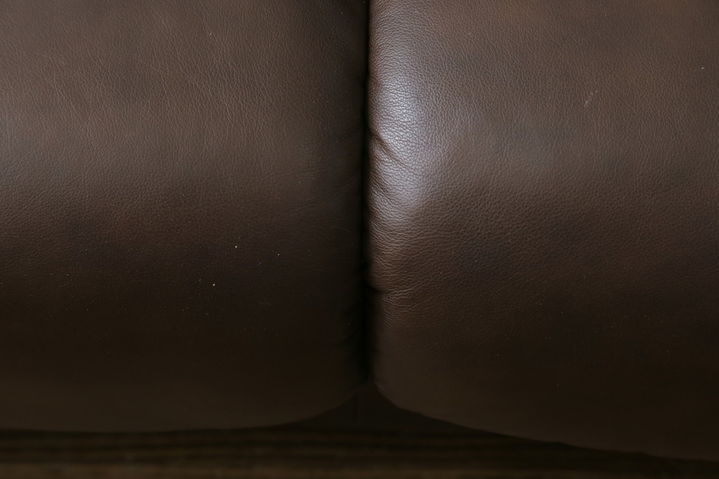 中古　美品　EKORNES(エコーネス)社　Stressless(ストレスレス)　リバティ ハイバック　クラシカルな佇まいの2人掛けソファ(ラブシート、二人掛け、2P、ラブソファ、2シーター)(定価約60万円)(R-081429)