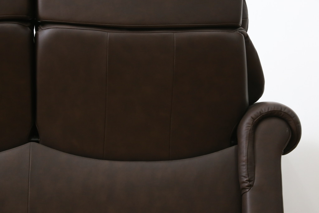 中古　美品　EKORNES(エコーネス)社　Stressless(ストレスレス)　リバティ ハイバック　クラシカルな佇まいの2人掛けソファ(ラブシート、二人掛け、2P、ラブソファ、2シーター)(定価約60万円)(R-081429)