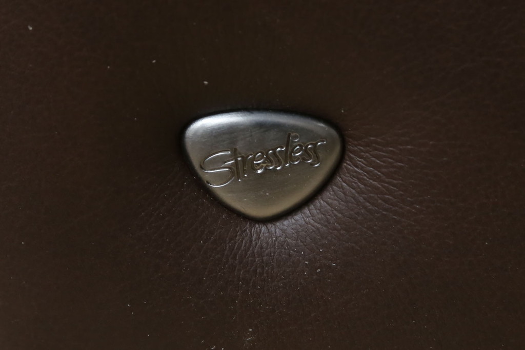 中古　美品　EKORNES(エコーネス)社　Stressless(ストレスレス)　リバティ ハイバック　クラシカルな佇まいの2人掛けソファ(ラブシート、二人掛け、2P、ラブソファ、2シーター)(定価約60万円)(R-081429)