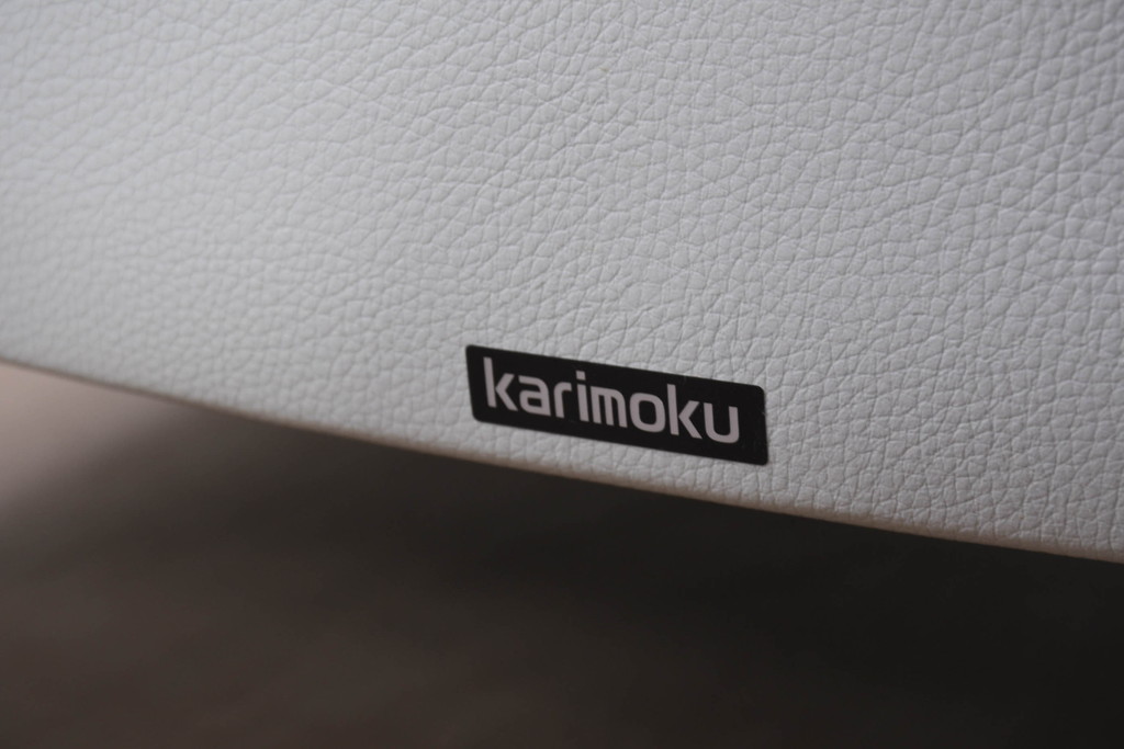 中古　美品　カリモク(karimoku)　ZW7300　本革(レザー)　ずっと座っていたくなるような包容力のある1Pソファ(アームチェア、1人掛けソファ、一人掛けソファ)(定価約20万円)(R-082112)