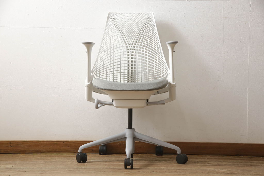 中古　美品　HermanMiller(ハーマンミラー社)　立体的な背もたれが印象的なセイルチェア(SAYL Chair)(オフィスチェア、アームチェア、ワークチェア)(R-061209)