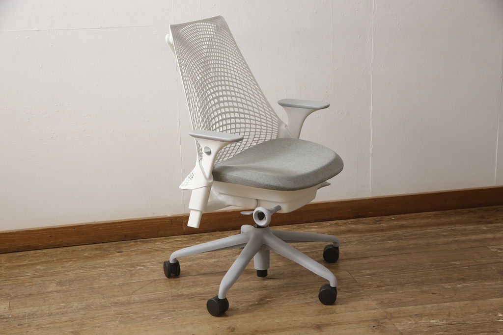 中古　美品　HermanMiller(ハーマンミラー社)　立体的な背もたれが印象的なセイルチェア(SAYL Chair)(オフィスチェア、アームチェア、ワークチェア)(R-061209)