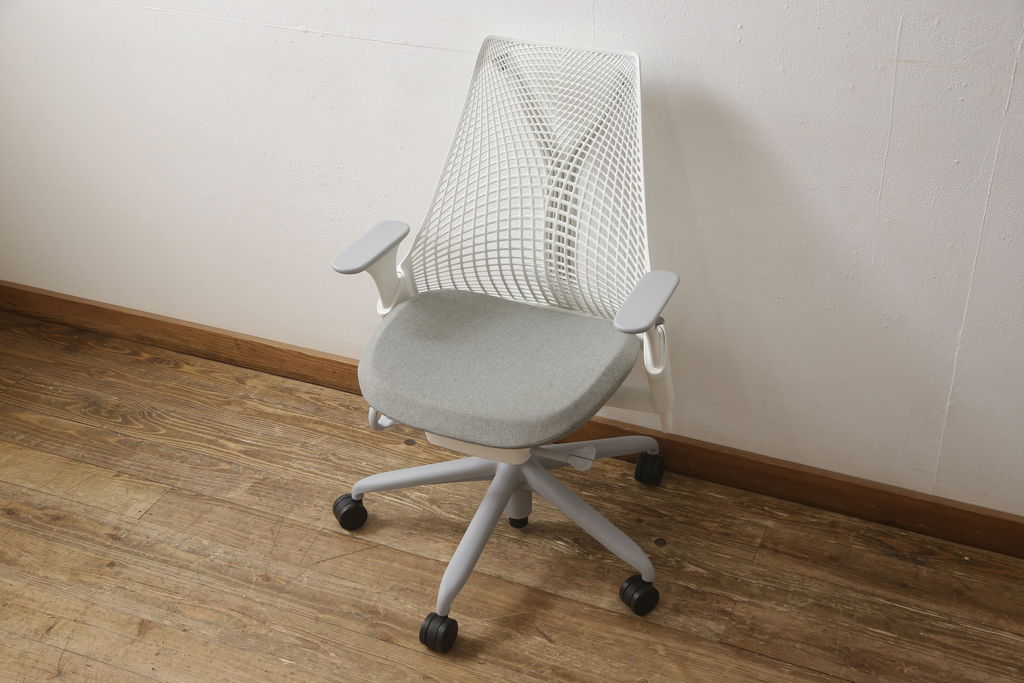 中古　美品　HermanMiller(ハーマンミラー社)　立体的な背もたれが印象的なセイルチェア(SAYL Chair)(オフィスチェア、アームチェア、ワークチェア)(R-061209)