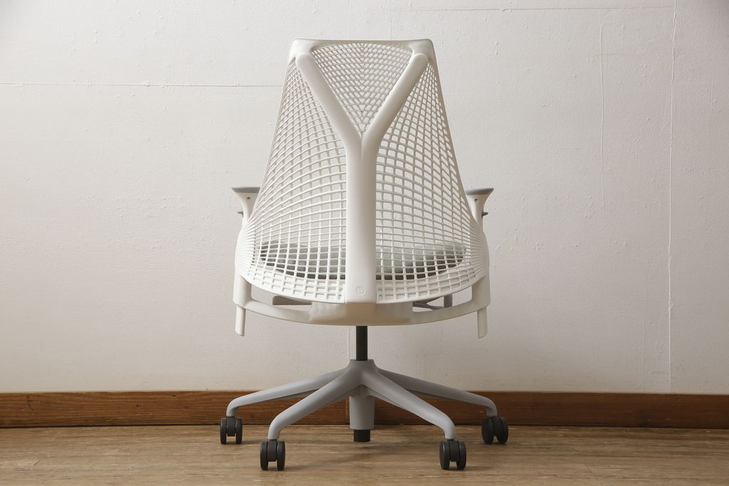 中古　美品　HermanMiller(ハーマンミラー社)　立体的な背もたれが印象的なセイルチェア(SAYL Chair)(オフィスチェア、アームチェア、ワークチェア)(R-061210)