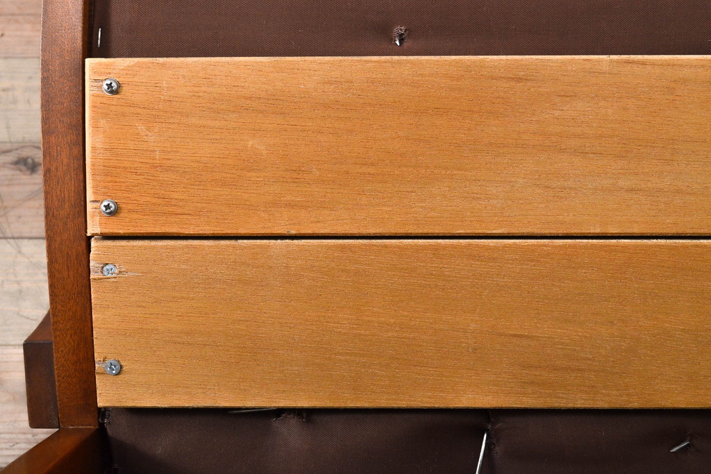 中古　横浜ダニエル(daniel)　クラシックな木製フレームのブーツワイドアームチェア(定価約30万円)(1人掛けソファ、ラウンジチェア、イス)(R-056564)