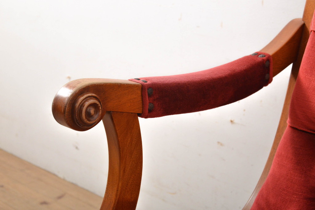 中古　横浜ダニエル(daniel)　クラシックな木製フレームのブーツワイドアームチェア(定価約30万円)(1人掛けソファ、ラウンジチェア、イス)(R-056565)