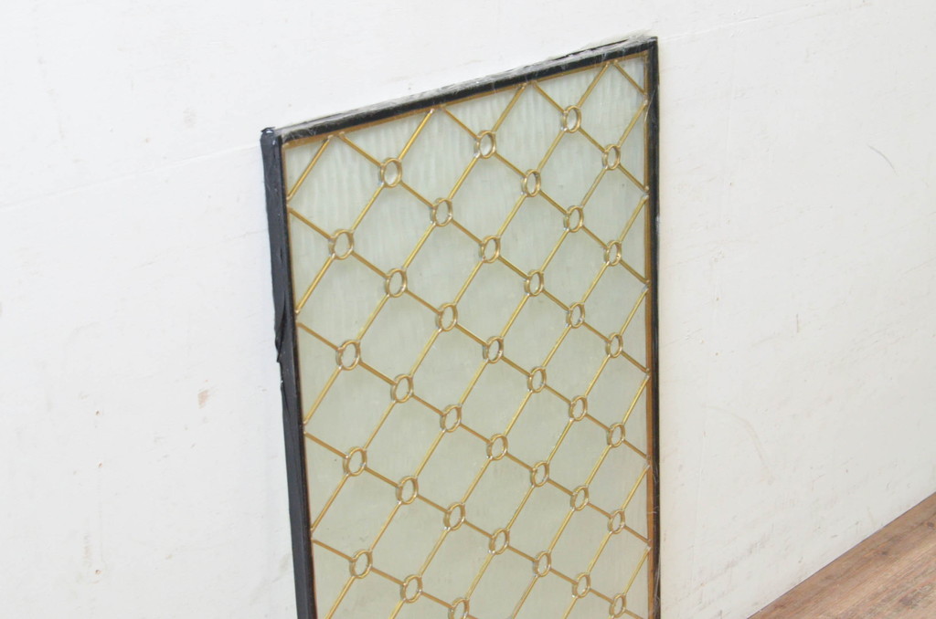 未使用品　菱格子(ヒシクロス)　デットストック品のステンドグラス(建具、ドア、窓、照明、衝い立て、衝立、つい立て)(定価約12万円)(R-074432)