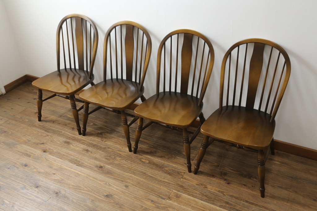 中古　美品　飛騨産業　キツツキマーク　木のぬくもりを感じるダイニングチェア4脚セット(板座チェア、椅子、イス、いす)(R-073686)