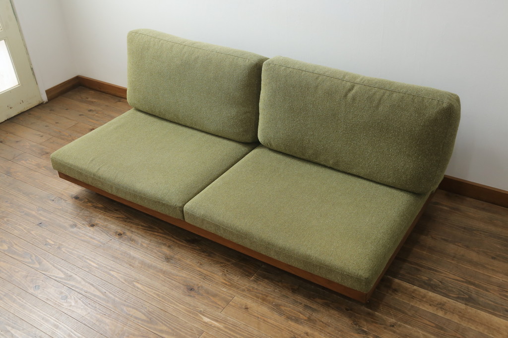 中古　AKASE(旧アカセ木工)　MASTERWAL(マスターウォール)　DANISH SOFA(デニッシュソファ)　ウォールナット材　ゆったりとした座り心地が魅力的な3人掛けソファ(三人掛け、3P、トリプルソファ)(定価約38万円)(R-075102)