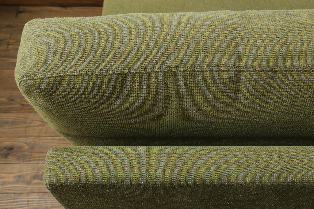 中古　AKASE(旧アカセ木工)　MASTERWAL(マスターウォール)　DANISH SOFA(デニッシュソファ)　ウォールナット材　ゆったりとした座り心地が魅力的な3人掛けソファ(三人掛け、3P、トリプルソファ)(定価約38万円)(R-075102)