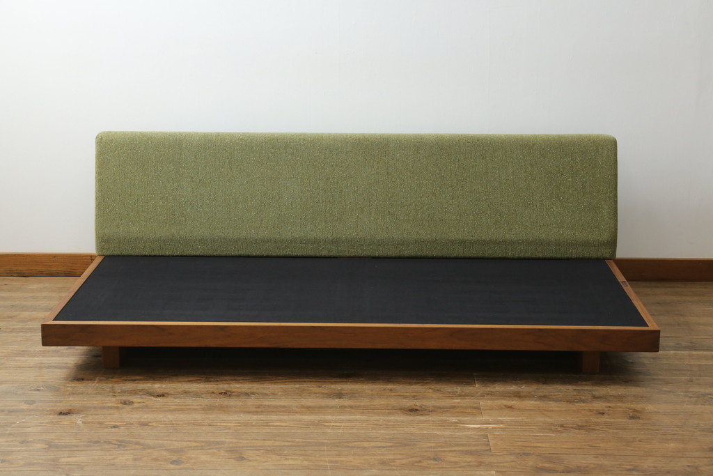 中古　AKASE(旧アカセ木工)　MASTERWAL(マスターウォール)　DANISH SOFA(デニッシュソファ)　ウォールナット材　ゆったりとした座り心地が魅力的な3人掛けソファ(三人掛け、3P、トリプルソファ)(定価約38万円)(R-075102)