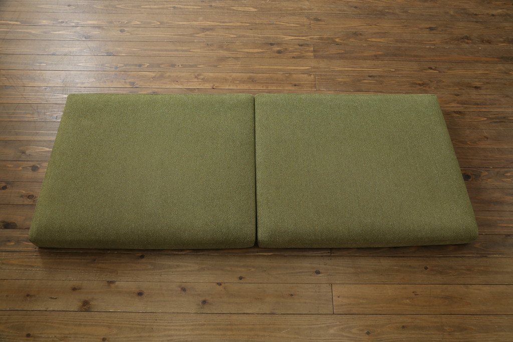中古　AKASE(旧アカセ木工)　MASTERWAL(マスターウォール)　DANISH SOFA(デニッシュソファ)　ウォールナット材　ゆったりとした座り心地が魅力的な3人掛けソファ(三人掛け、3P、トリプルソファ)(定価約38万円)(R-075102)