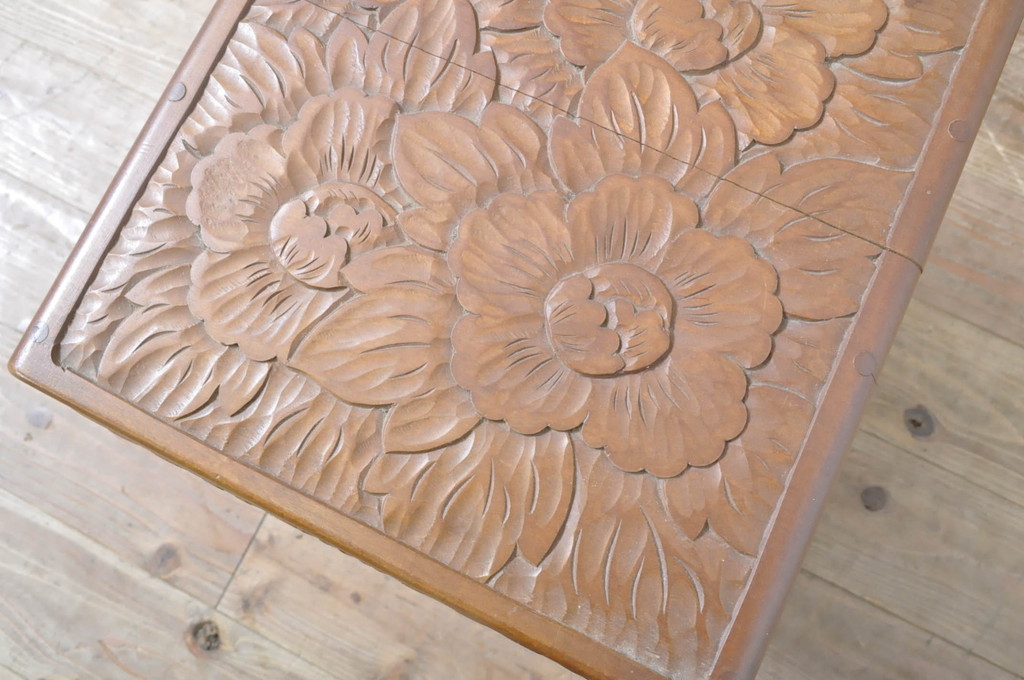 中古　美品!!　伝統工芸　日光彫り　4種の花の意匠が目を惹く小引き出し(小物収納、卓上収納)(R-067669)