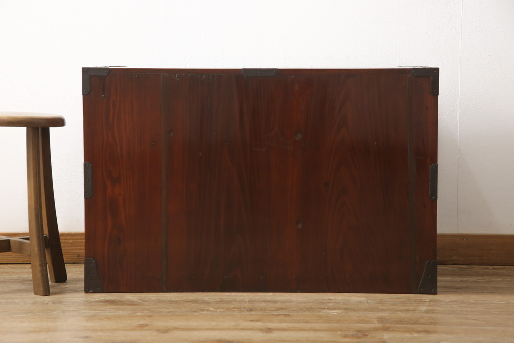 和製アンティーク　立派な打ち出し金具!格式高い和の空間にぴったりな庄内箪笥ローボード(ローチェスト、時代箪笥、和たんす)(R-056803)