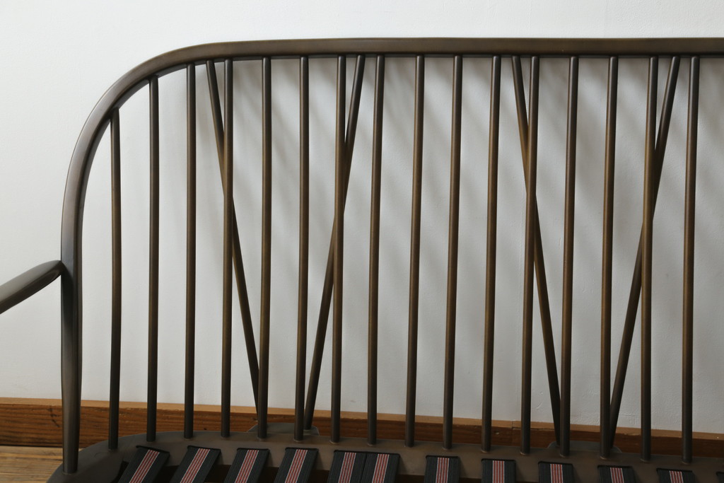 イギリスビンテージ　ERCOL(アーコール)　優雅でクラシカルな雰囲気を高める3人掛けソファ(アームソファ、3Pソファ、三人掛け、ヴィンテージ、英国、北欧)(R-069039)