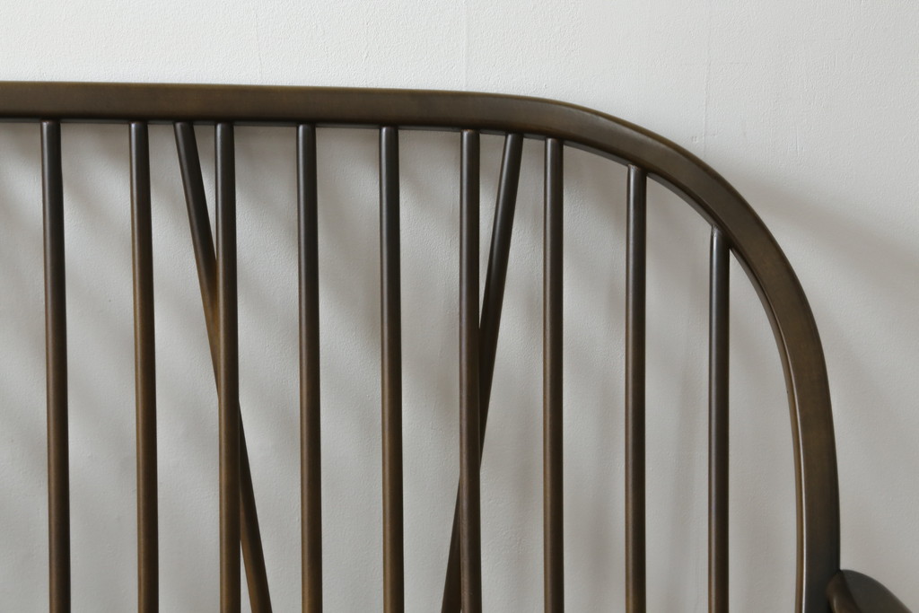 イギリスビンテージ　ERCOL(アーコール)　優雅でクラシカルな雰囲気を高める3人掛けソファ(アームソファ、3Pソファ、三人掛け、ヴィンテージ、英国、北欧)(R-069039)