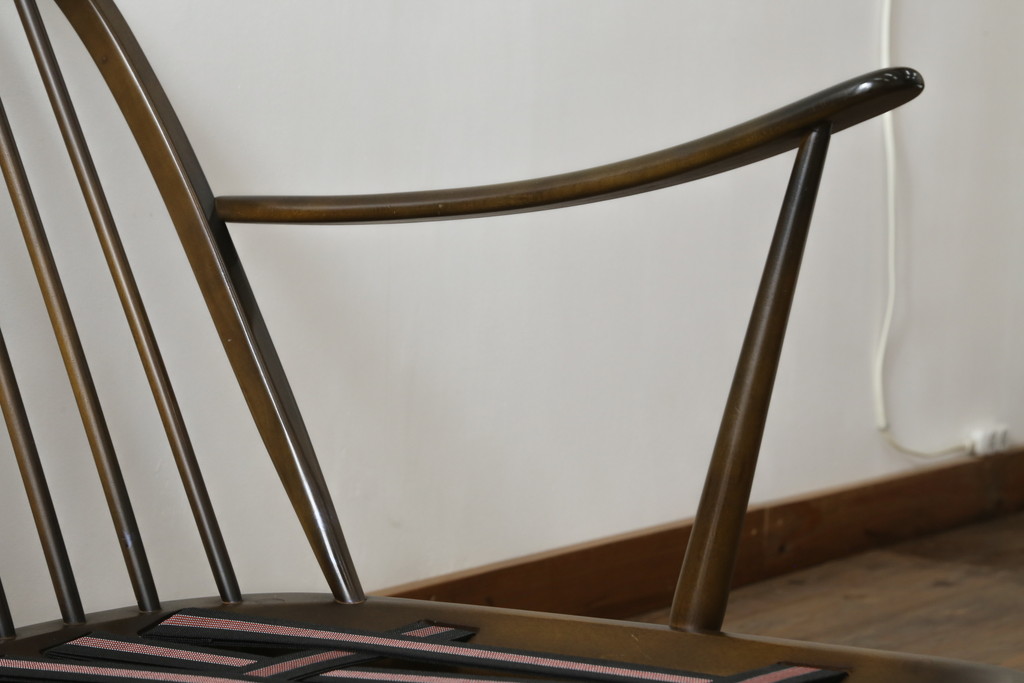 イギリスビンテージ　ERCOL(アーコール)　優雅でクラシカルな雰囲気を高める3人掛けソファ(アームソファ、3Pソファ、三人掛け、ヴィンテージ、英国、北欧)(R-069039)