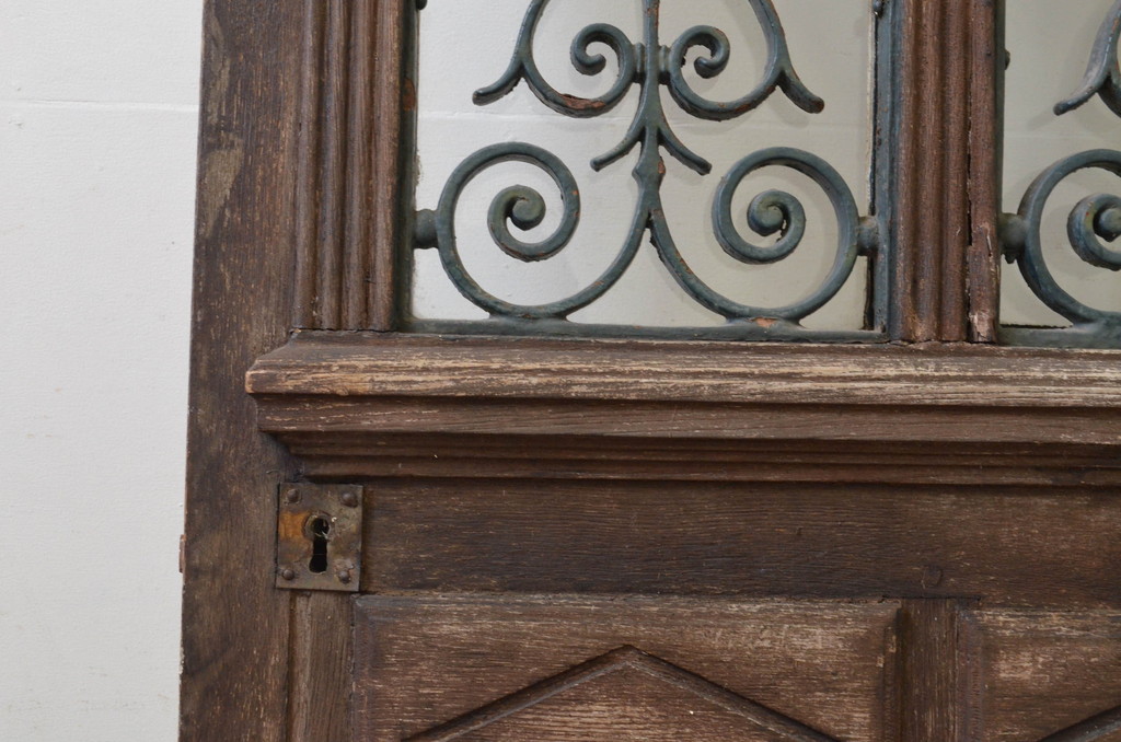 海外アンティーク　オーク材　特大!!品格のあるデザインのアイアンフェンス入り　背の高いドア1枚(建具、木製扉)(R-068248)