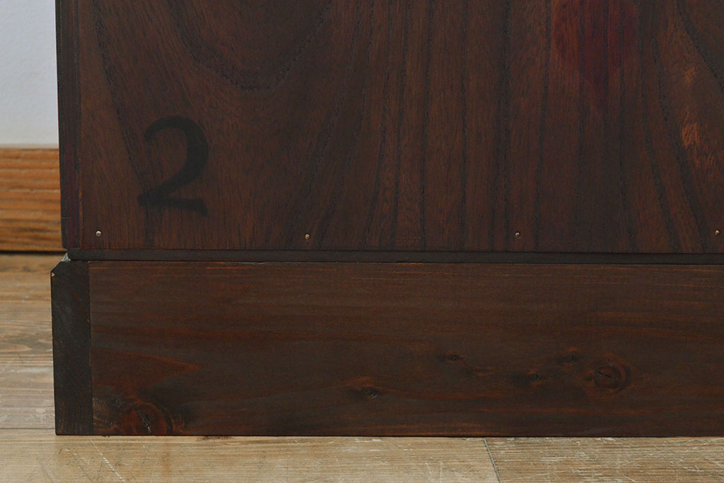 中古　伝統民芸家具　岩谷堂箪笥　台輪リメイク　欅材のダイナミックな杢目が味わい深いサイドボード(衣装箪笥、和服箪笥、着物箪笥)(R-050441)