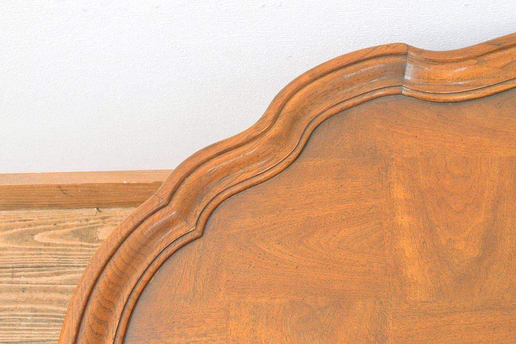 中古　DREXEL HERITAGE(ドレクセルヘリテイジ)　Cameo Classics(キャメオクラシックス)　優雅なひとときを演出するカクテルテーブル(定価約60万円)(センターテーブル)(R-047871)