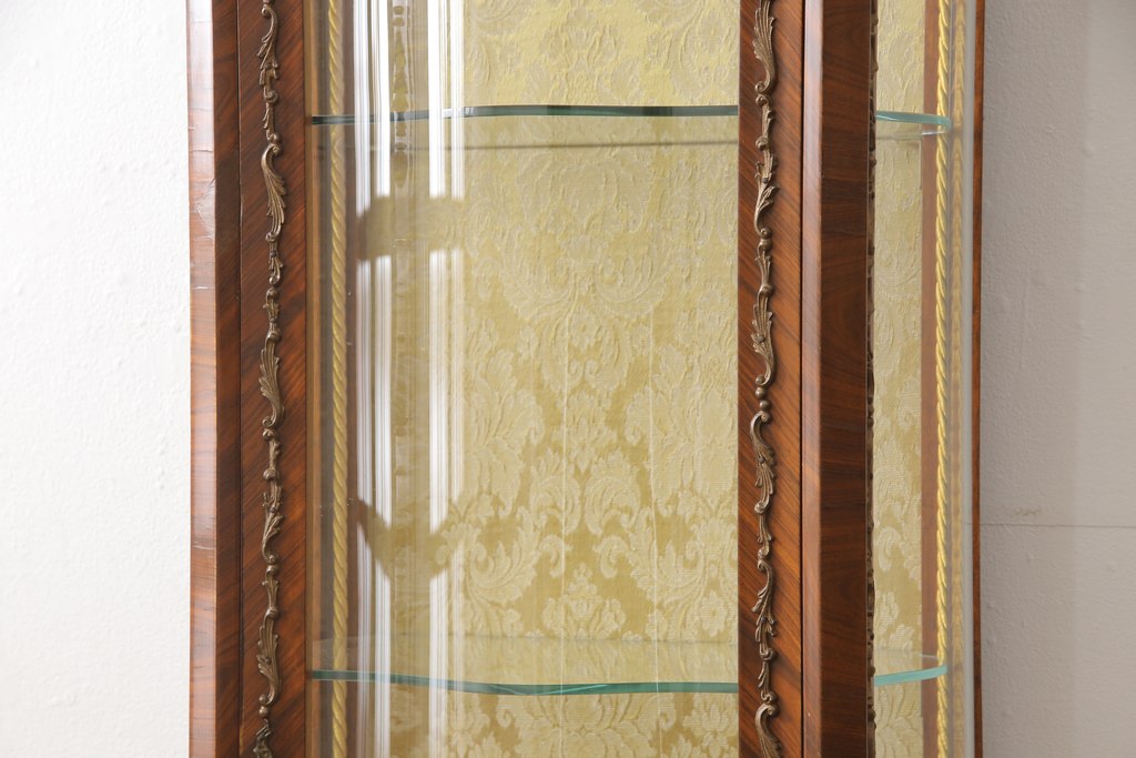 中古　イタリア高級輸入家具　エレガントで華やかな佇まいが目を引くショーケース(定価約49万円)(ガラスケース、陳列棚、飾り棚、キャビネット)(R-050082)