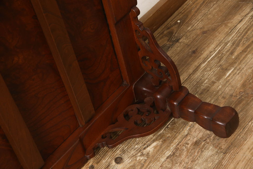 和製アンティーク　最高級　総欅(ケヤキ)材　漆塗り　滑らかな曲線と透かし彫りが美しい!上質な空間を演出する座卓(ローテーブル、センターテーブル)(R-054291)