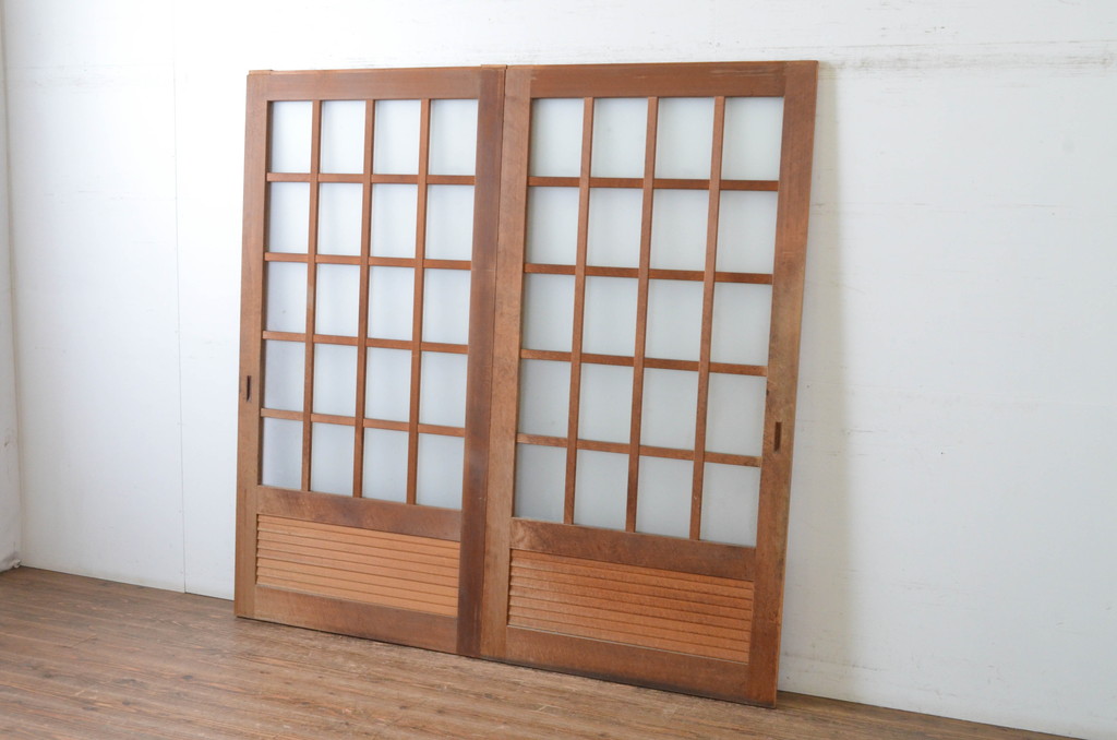 アンティーク建具　レトロなお部屋作りにおすすめなガラス戸2枚セット(きつね格子、狐格子、引き戸、格子戸、マス目、升目)(R-065478)