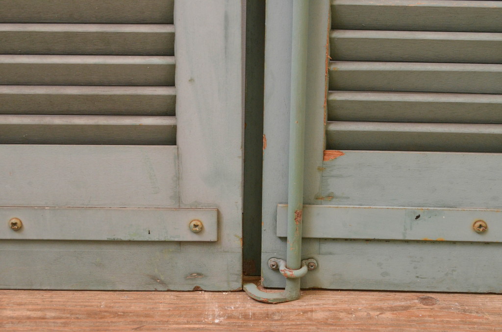 海外アンティーク　フレンチスタイルのインテリアにおすすめなヴォレー1対2枚セット(扉、ドア、雨戸、ルーバー、ボレー)(R-068469)