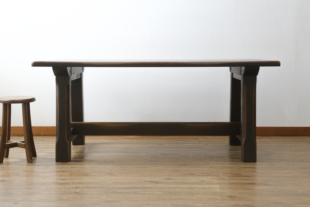 中古　超美品　展示品　飛騨産業　キツツキ　PROVINCIAL(プロヴィンシャル・プロビンシャル)シリーズ　P31　オーク材　どっしりとした堅牢なつくりと素朴な佇まいが魅力のタバーンテーブル(ダイニングテーブル、4人掛け、6人掛け、食卓、作業台)(定価約57万円)(R-079276)