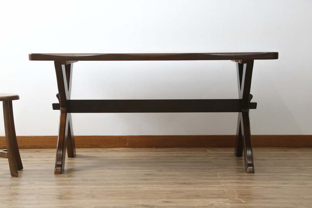 中古　希少な廃盤品　カリモク家具(karimoku)　ルスティック(RUSTIC)　柔らかな曲線が優しい雰囲気を醸し出すダイニングテーブル(食卓、4人掛け)(R-074055)