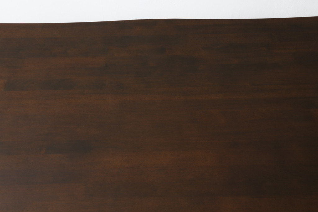 中古　希少な廃盤品　カリモク家具(karimoku)　ルスティック(RUSTIC)　柔らかな曲線が優しい雰囲気を醸し出すダイニングテーブル(食卓、4人掛け)(R-074055)