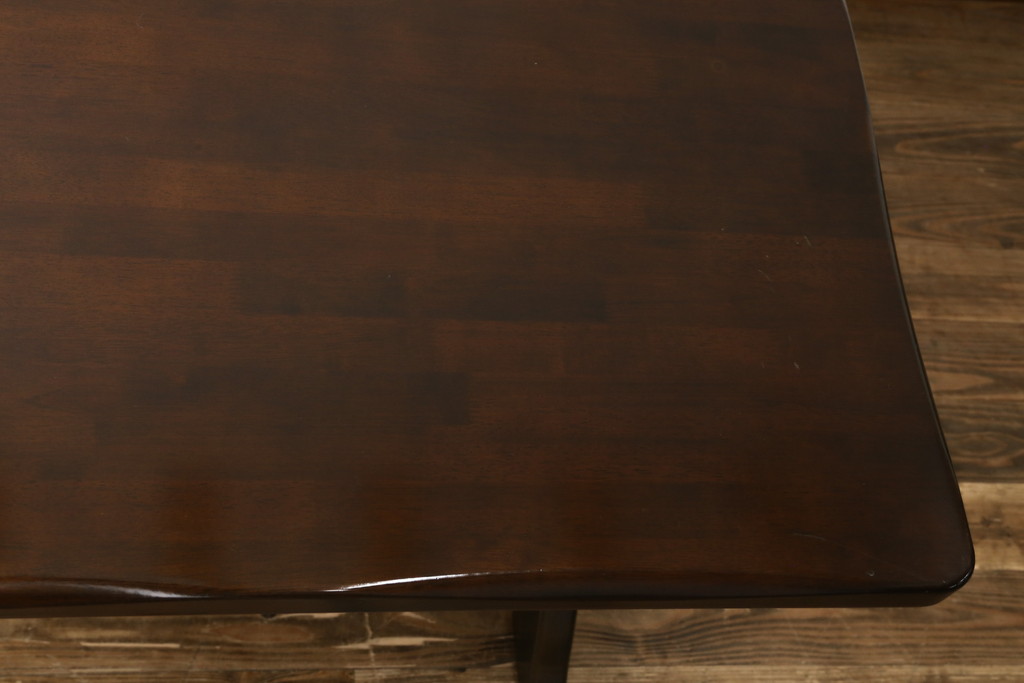 中古　希少な廃盤品　カリモク家具(karimoku)　ルスティック(RUSTIC)　柔らかな曲線が優しい雰囲気を醸し出すダイニングテーブル(食卓、4人掛け)(R-074055)