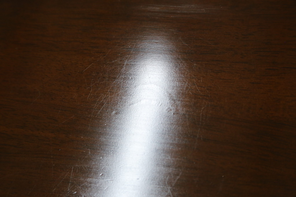 中古　希少な廃盤品　カリモク家具(karimoku)　ルスティック(RUSTIC)　柔らかな曲線が優しい雰囲気を醸し出すダイニングテーブル(食卓、4人掛け)(R-074055)