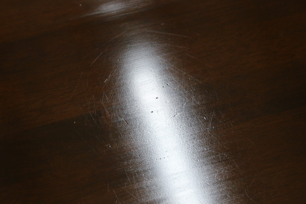 中古　希少な廃盤品　カリモク家具(karimoku)　ルスティック(RUSTIC)　柔らかな曲線が優しい雰囲気を醸し出すダイニングテーブル(食卓、4人掛け)(R-074055)