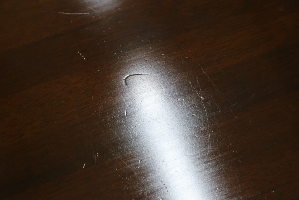 中古　希少な廃盤品　カリモク家具(karimoku)　ルスティック(RUSTIC)　柔らかな曲線が優しい雰囲気を醸し出すダイニングテーブル(食卓、4人掛け)(R-074055)