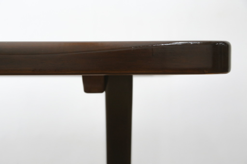 中古　希少な廃盤品　カリモク家具(karimoku)　ルスティック(RUSTIC)　柔らかな曲線が優しい雰囲気を醸し出すダイニングテーブル(食卓、4人掛け)(R-074055)