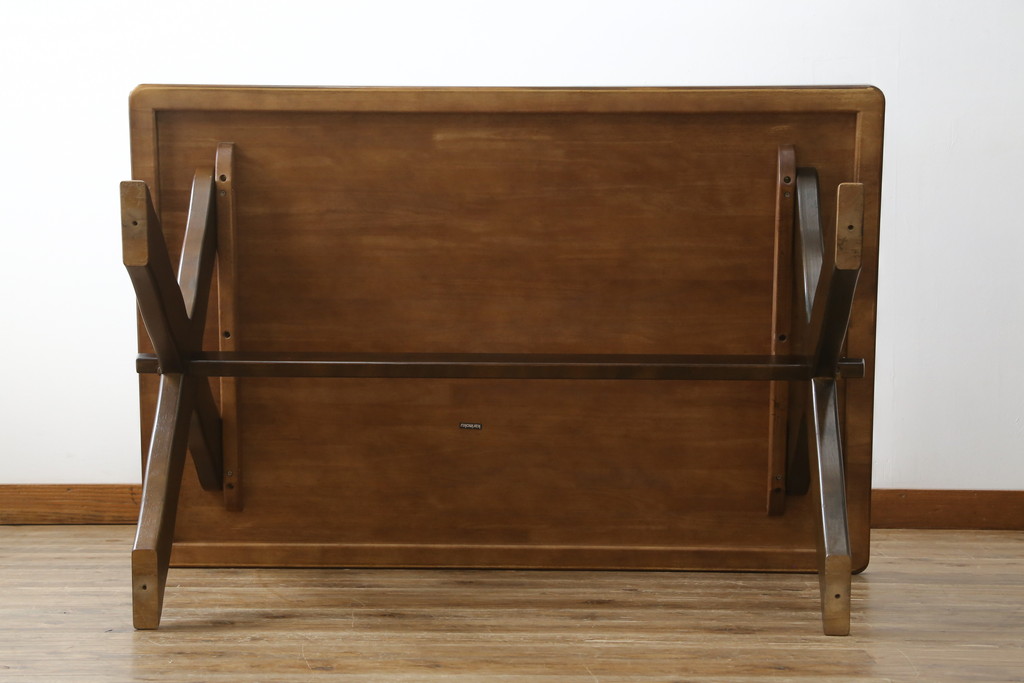 中古　希少な廃盤品　カリモク家具(karimoku)　ルスティック(RUSTIC)　柔らかな曲線が優しい雰囲気を醸し出すダイニングテーブル(食卓、4人掛け)(R-074055)