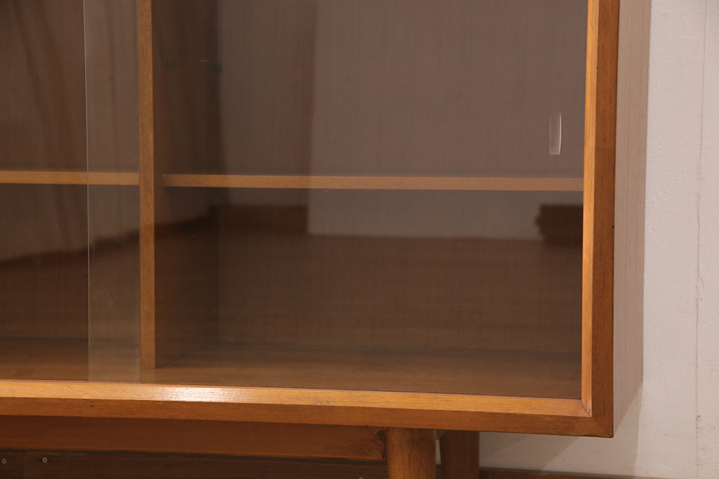 ヴィンテージ家具　国産　チーク材　カリモク　北欧風のデザインがおしゃれなリビングボード(引き出し、サイドボード、ビンテージ)(R-049204)