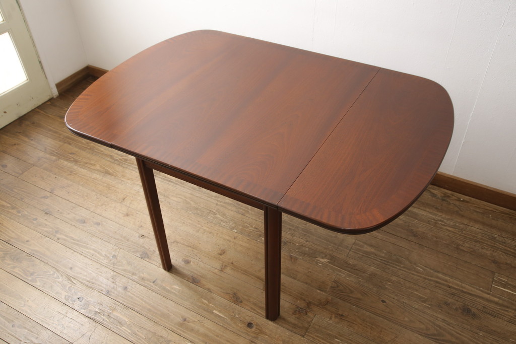 ヴィンテージ家具　北欧からやってきたスタイリッシュなバタフライテーブル(エクステンションテーブル、ダイニングテーブル、ビンテージ)(R-050154)