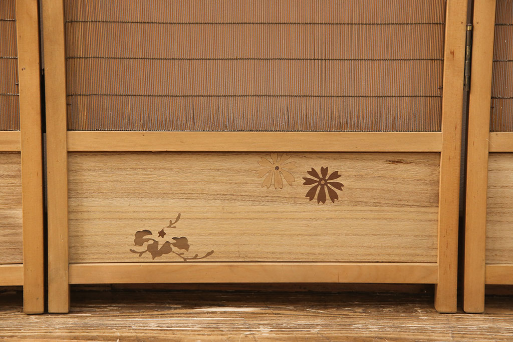 中古　民芸家具　植物をあしらったデザインが可愛らしい四連衝立(パーテーション、仕切り、つい立て)(R-051961)