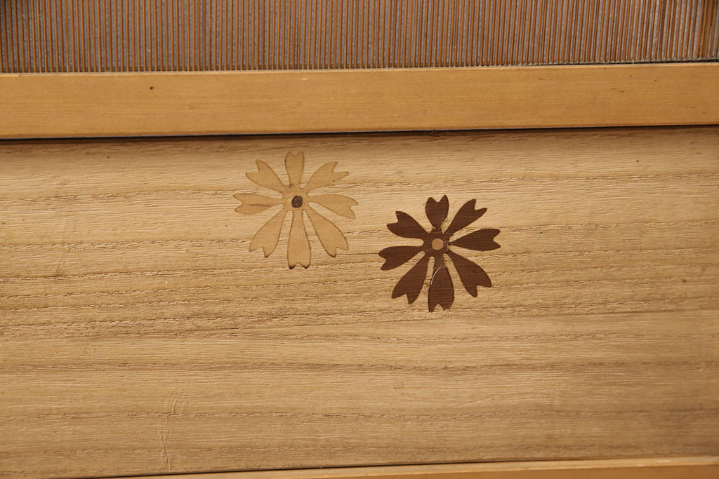 中古　民芸家具　植物をあしらったデザインが可愛らしい四連衝立(パーテーション、仕切り、つい立て)(R-051961)