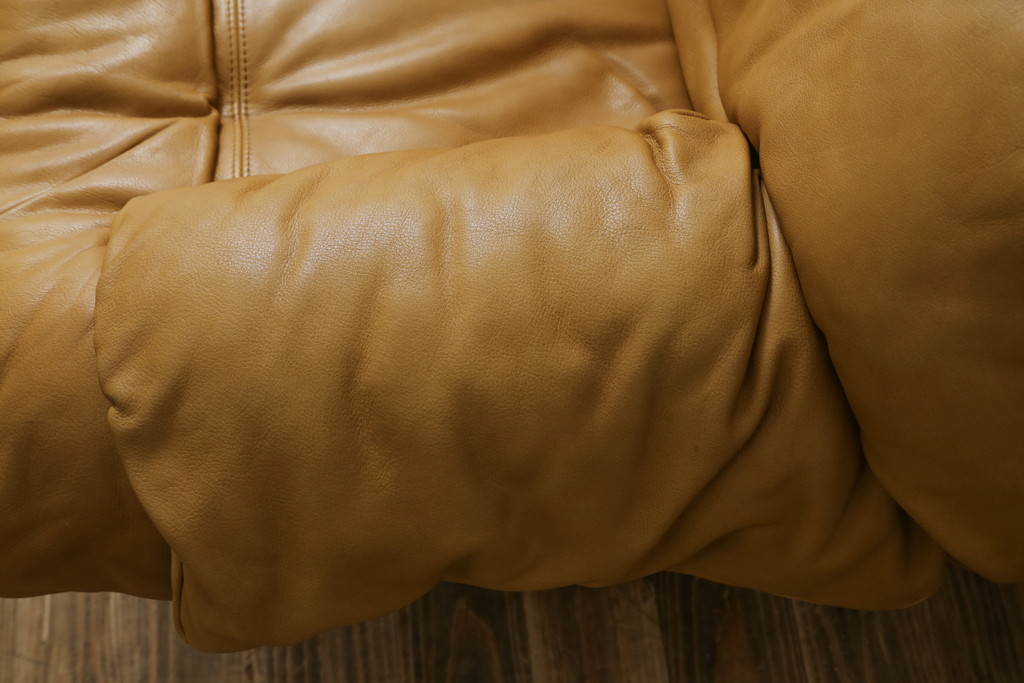 中古　美品　希少な廃番品　EKORNES(エコーネス)　最上級クラス　ドルチェシリーズ　ストレスレスチェアとオットマンのセット(本革、レザー、リクライニングチェア、回転チェア、椅子、一人掛けソファ、1Pソファ、フットスツール、北欧)(定価約50万円)(R-081813)