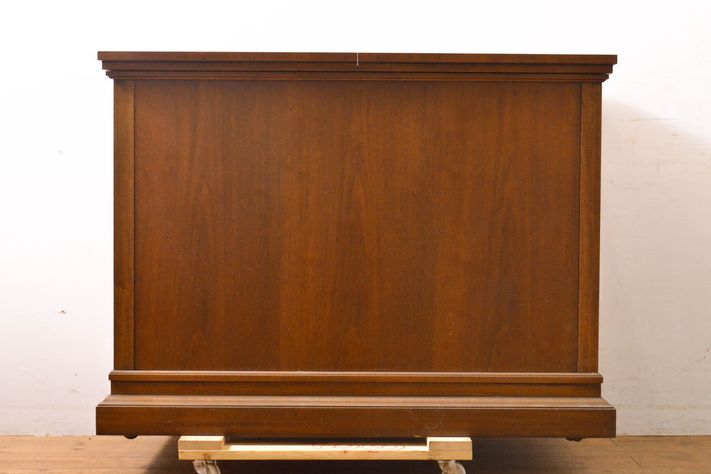 中古　美品　DREXEL HERITAGE(ドレクセルヘリテイジ)　FRANCESCA(フランチェスカ)シリーズ　拡張式の天板が付いたサイドボード(サーバー、カウンター、収納棚)(R-061457)