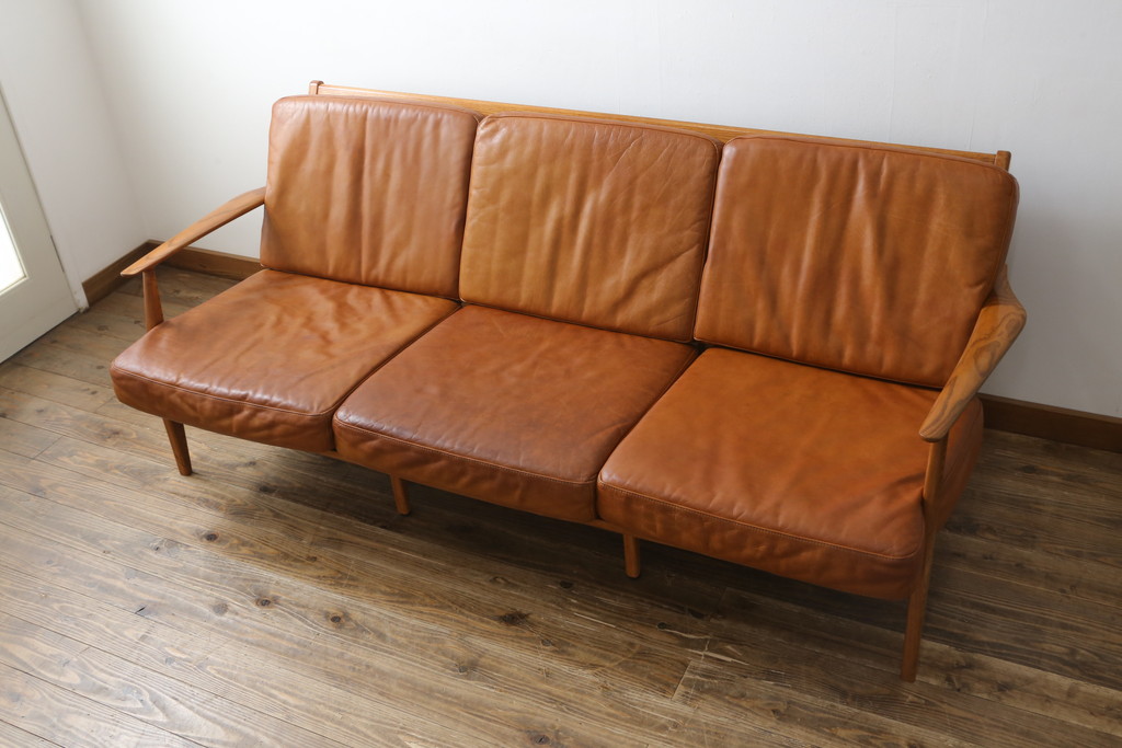 中古　美品　希少な廃番品　ACME Furniture(アクメファニチャー)　DELMAR(デルマー)　使い込まれた本革(レザー)がヴィンテージスタイルによく馴染む3人掛けソファ(三人掛けソファ、3P、トリプルソファ)(定価約30万円)(R-081448)