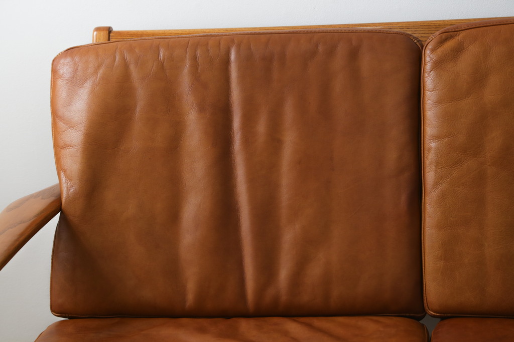 中古　美品　希少な廃番品　ACME Furniture(アクメファニチャー)　DELMAR(デルマー)　使い込まれた本革(レザー)がヴィンテージスタイルによく馴染む3人掛けソファ(三人掛けソファ、3P、トリプルソファ)(定価約30万円)(R-081448)