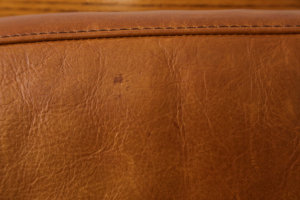 中古　美品　希少な廃番品　ACME Furniture(アクメファニチャー)　DELMAR(デルマー)　使い込まれた本革(レザー)がヴィンテージスタイルによく馴染む3人掛けソファ(三人掛けソファ、3P、トリプルソファ)(定価約30万円)(R-081448)